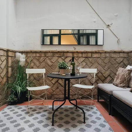 Tu Casa Con Patio En La Alameda Apartment *